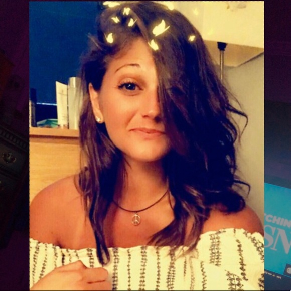 Meet your Posher, Lauren - Picture 1 of 16